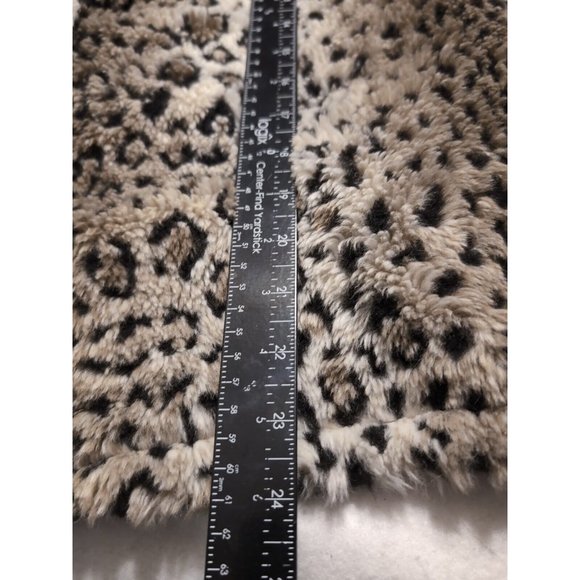 Coldwater Creek Snow Leopard Faux Fur Button Up Vest Women's Size M - Picture 6 of 7
